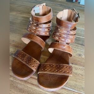 Bedstu Artemis sandals
Leather
Gladiator style
Buckled strap detail
Rear zipper